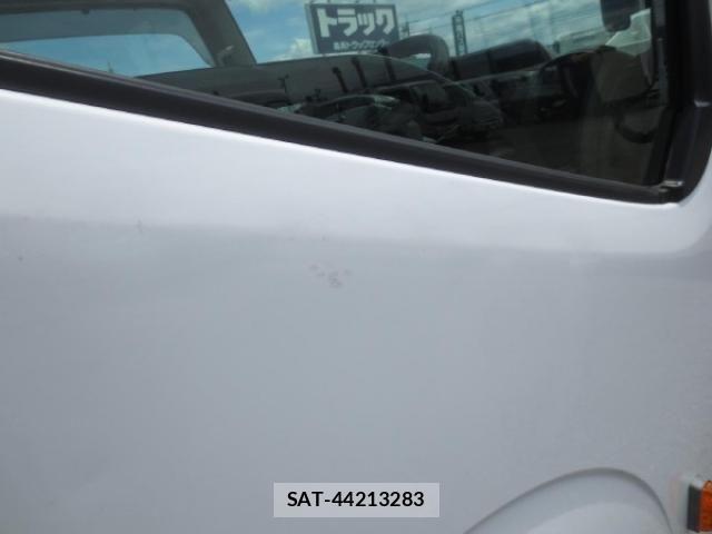 Nissan ATLAS 2015-05 7499556-17