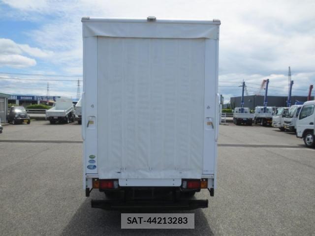 Nissan ATLAS 2015-05 7499556-6