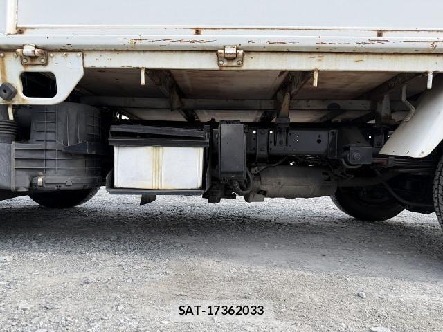 Nissan ATLAS 2010-03 7499550-9