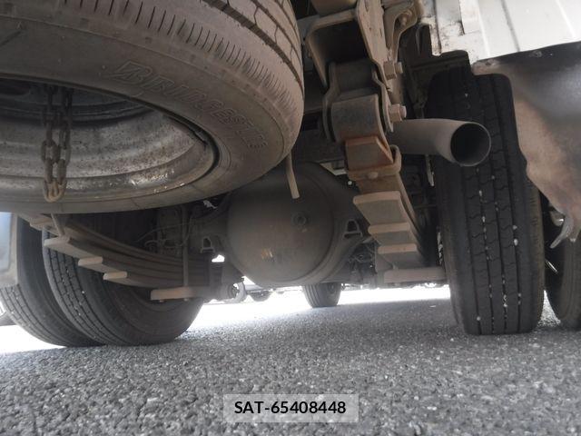 Nissan ATLAS 2013-03 7499552-9