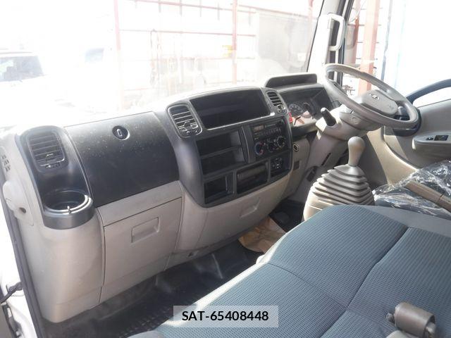 Nissan ATLAS 2013-03 7499552-12
