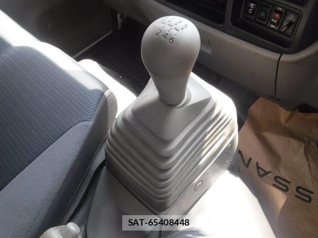 Nissan ATLAS 2013-03 7499552-18