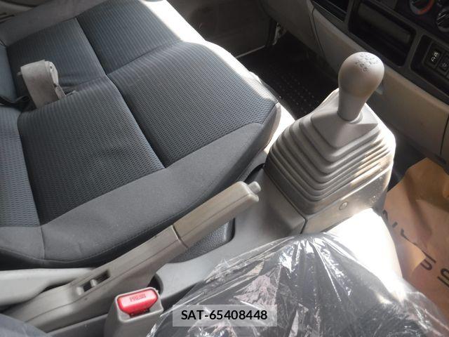 Nissan ATLAS 2013-03 7499552-21