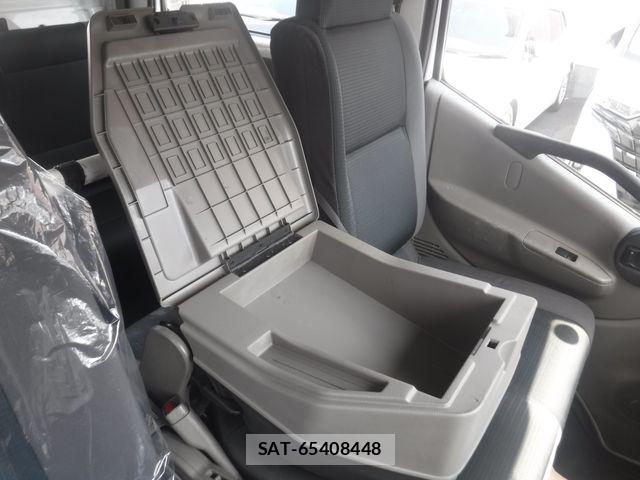Nissan ATLAS 2013-03 7499552-23