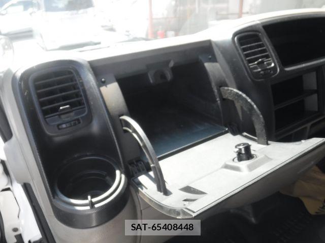 Nissan ATLAS 2013-03 7499552-25