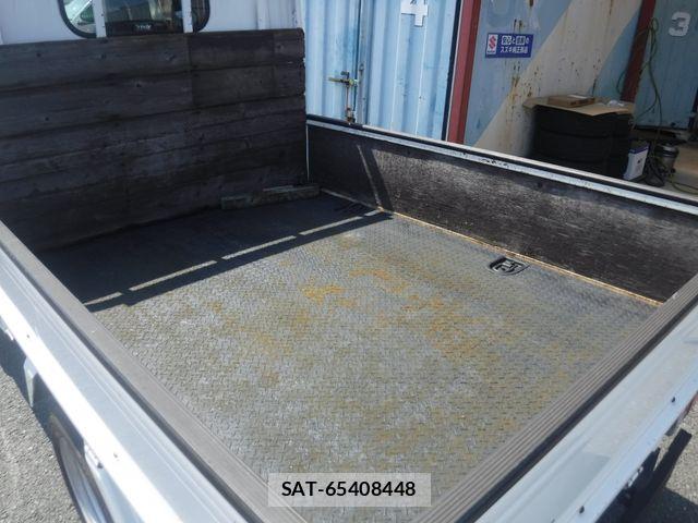 Nissan ATLAS 2013-03 7499552-2