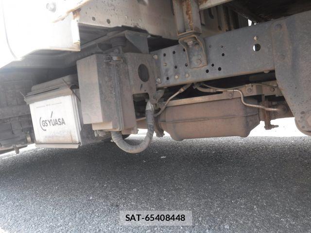 Nissan ATLAS 2013-03 7499552-7