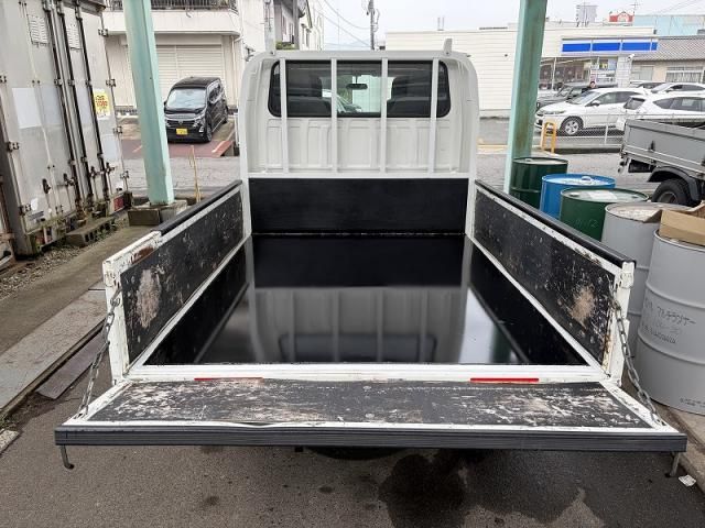 Nissan ATLAS 2021-02 7606784-6