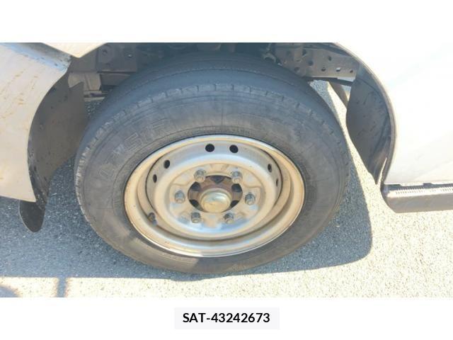 Nissan ATLAS 2015-12 7782629-4