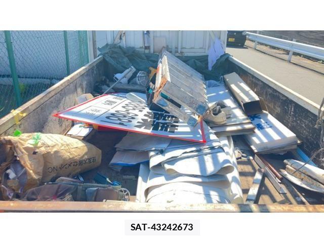 Nissan ATLAS 2015-12 7782629-5