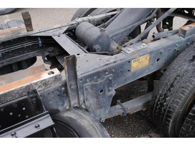 Nissan ATLAS 2004-01 7864619-21