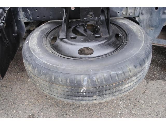 Nissan ATLAS 2004-01 7864619-22