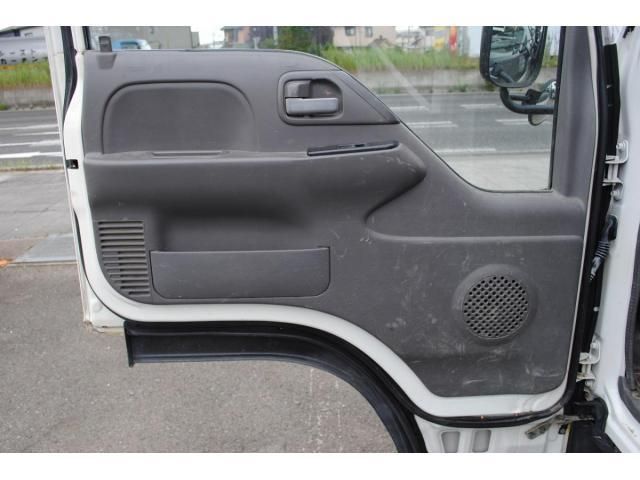 Nissan ATLAS 2004-01 7864619-29