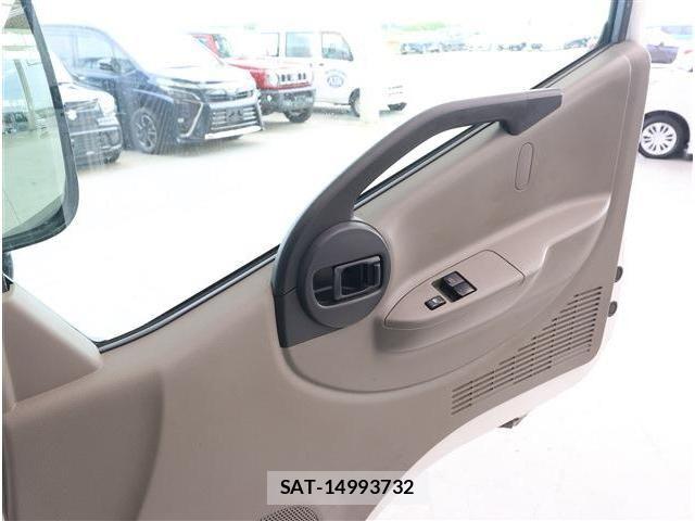 Nissan ATLAS 2019-04 7875303-5
