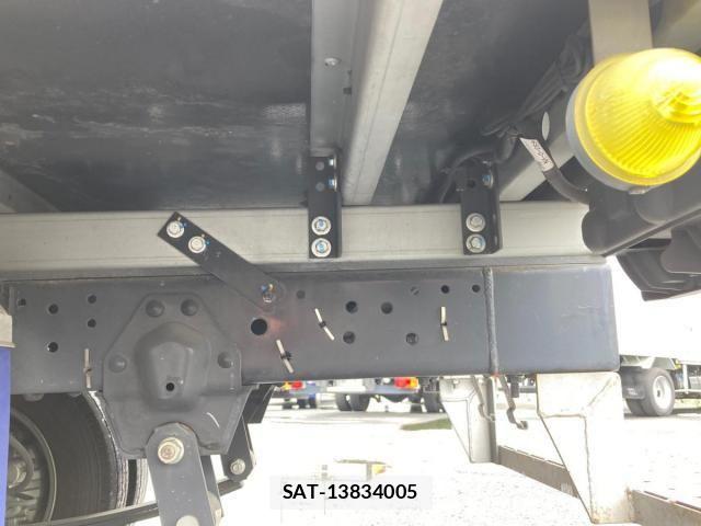 Nissan ATLAS 2020-01 7902243-10