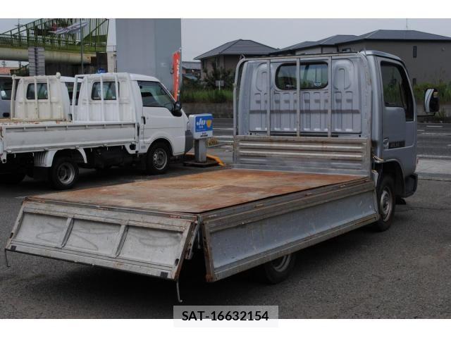 Nissan ATLAS 2006-06 7902244-13