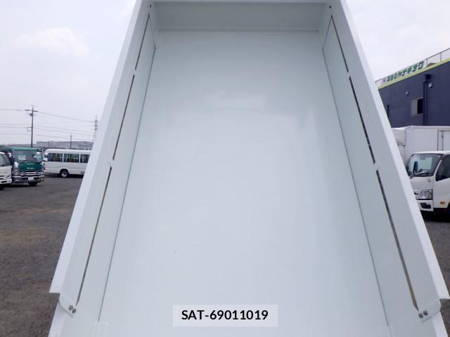 Nissan ATLAS 2022-05 7960521-9