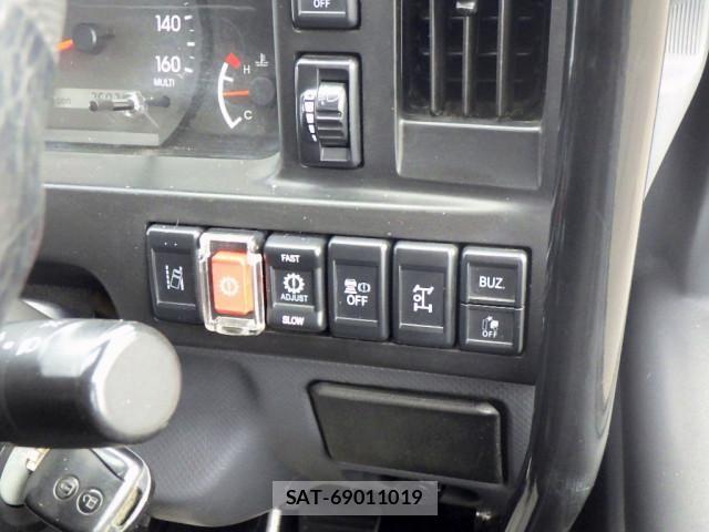 Nissan ATLAS 2022-05 7960521-20