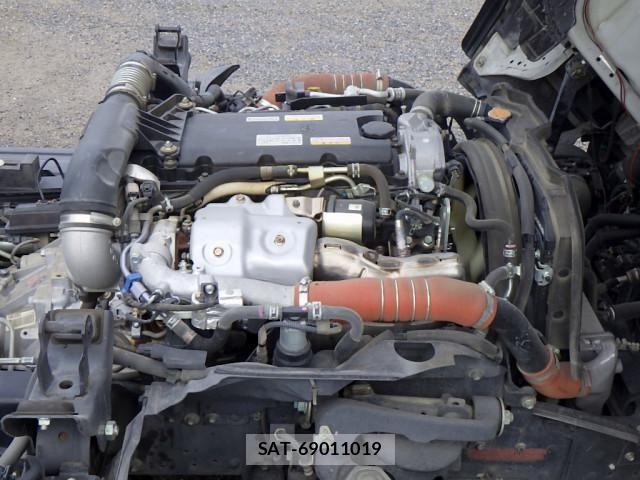 Nissan ATLAS 2022-05 7960521-26