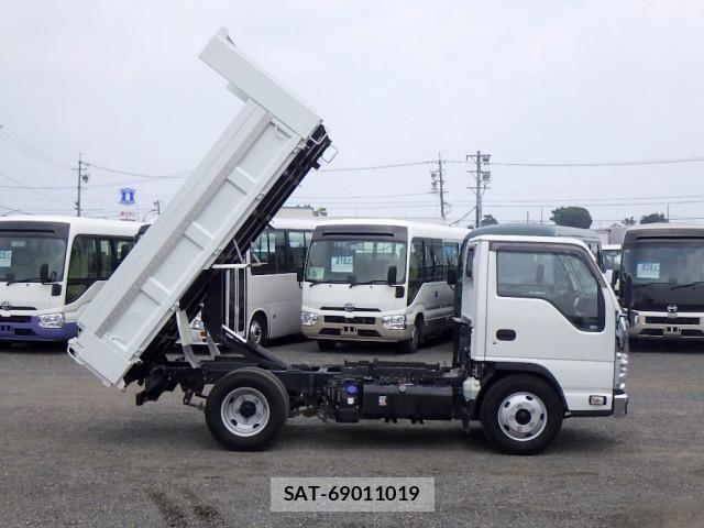 Nissan ATLAS 2022-05 7960521-7