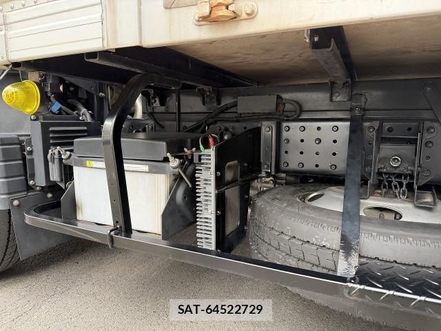 Nissan ATLAS 2019-06 7960523-8