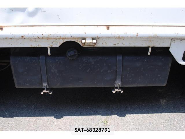 Nissan ATLAS 2003-03 7978523-27