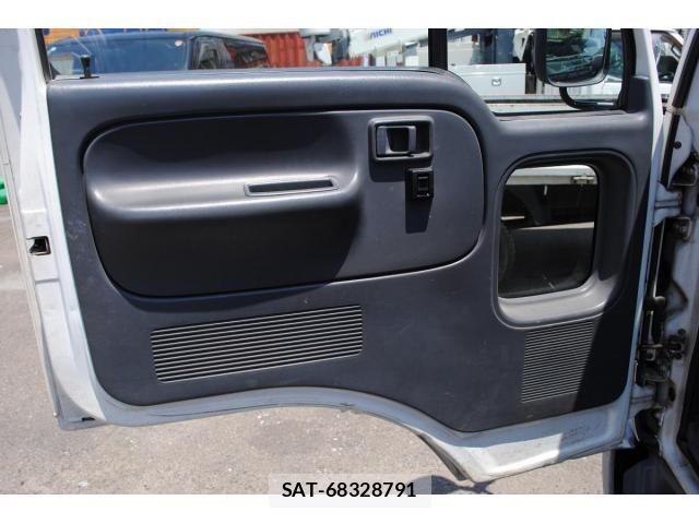 Nissan ATLAS 2003-03 7978523-29
