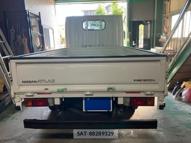 Nissan ATLAS 2015-07 7978524-4