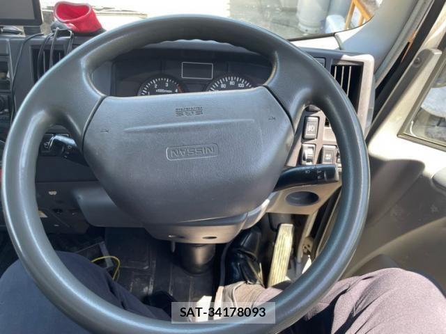 Nissan ATLAS 2010-01 8072851-13