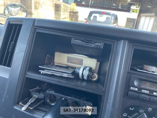 Nissan ATLAS 2010-01 8072851-18