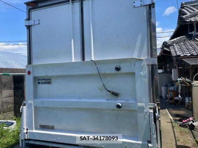 Nissan ATLAS 2010-01 8072851-4
