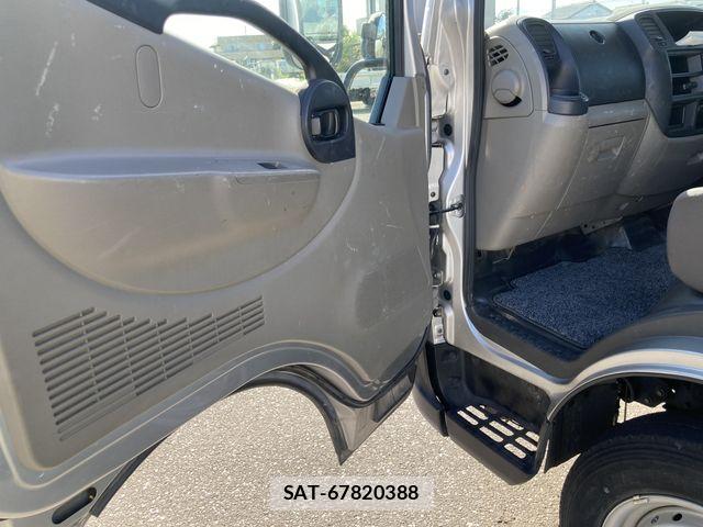 Nissan ATLAS 2020-04 8072850-9