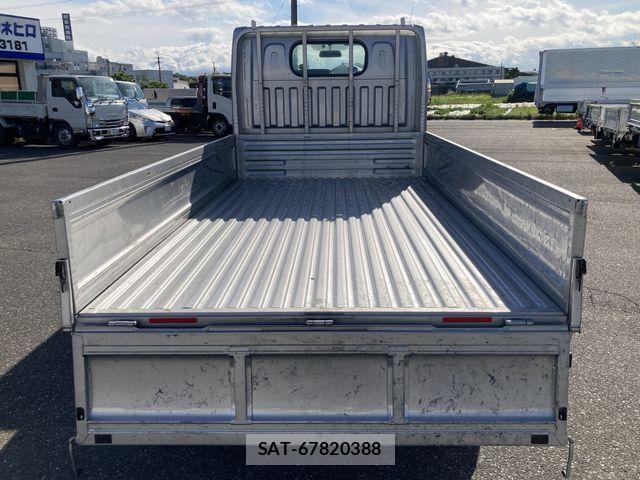 Nissan ATLAS 2020-04 8072850-11