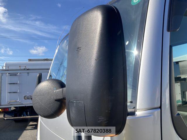 Nissan ATLAS 2020-04 8072850-21