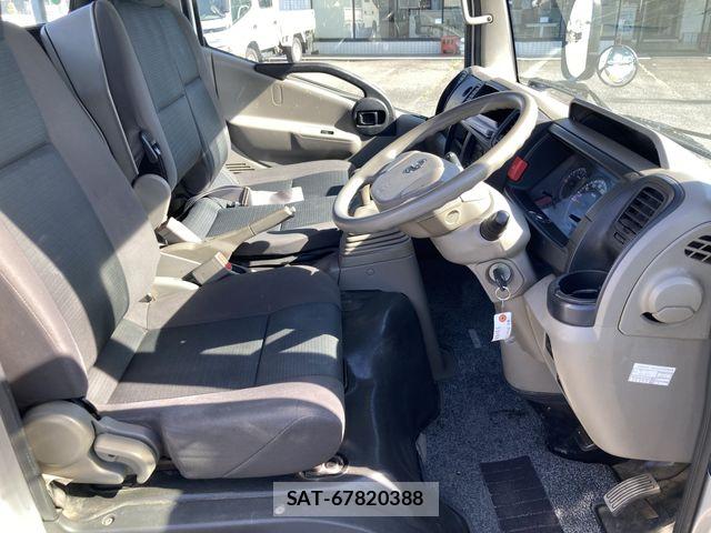 Nissan ATLAS 2020-04 8072850-7