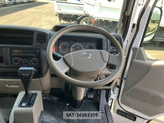 Nissan ATLAS 2015-06 8072852-17