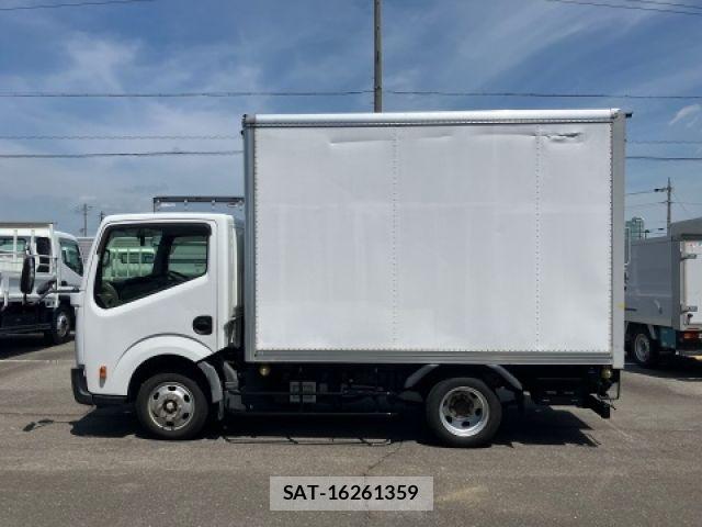 Nissan ATLAS 2015-06 8072852-4