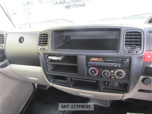 Nissan ATLAS 2016-01 8228903-10