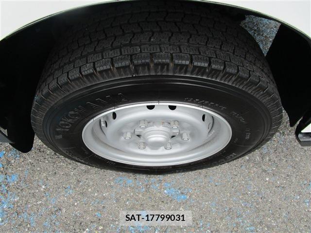 Nissan ATLAS 2016-01 8228903-18