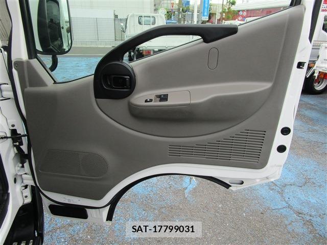 Nissan ATLAS 2016-01 8228903-20