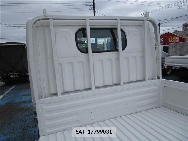 Nissan ATLAS 2016-01 8228903-7