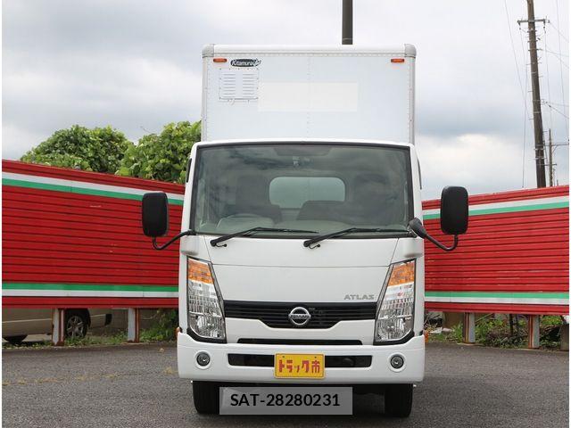 Nissan ATLAS 2017-05 8228902-3