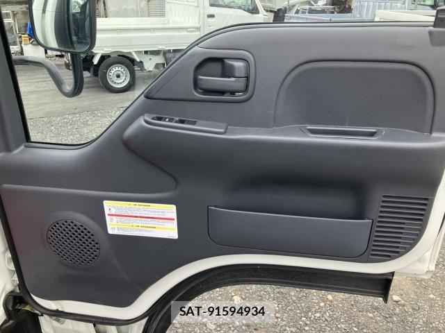 Nissan ATLAS 2023-09 8228898-25