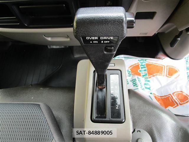 Nissan ATLAS 2017-05 8244619-11