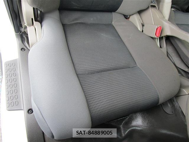 Nissan ATLAS 2017-05 8244619-15