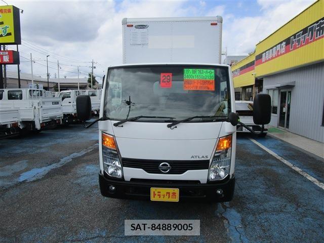 Nissan ATLAS 2017-05 8244619-1
