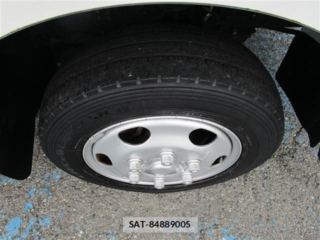 Nissan ATLAS 2017-05 8244619-19