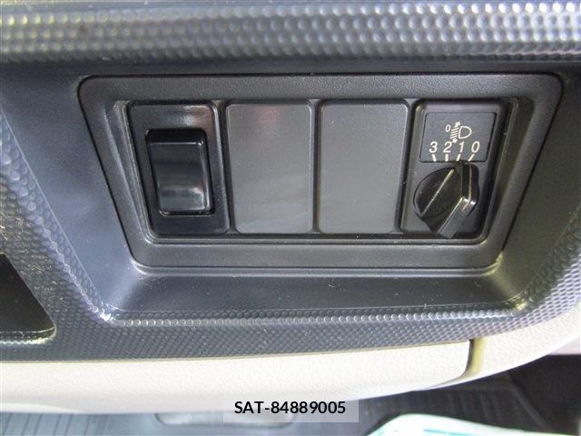 Nissan ATLAS 2017-05 8244619-25
