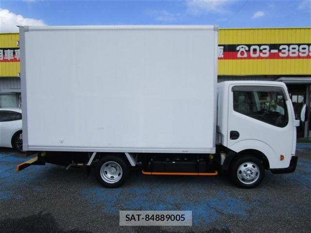 Nissan ATLAS 2017-05 8244619-2
