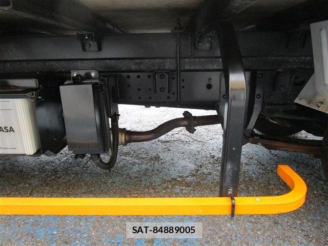 Nissan ATLAS 2017-05 8244619-29
